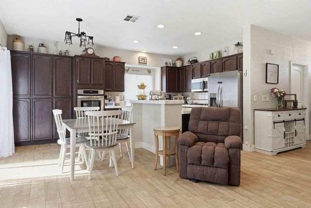 146 Orange Blossom Cir, Folsom, CA 95630