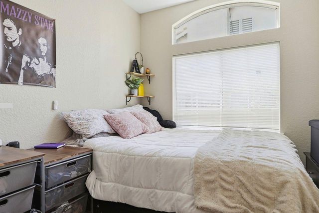 146 Orange Blossom Cir, Folsom, CA 95630