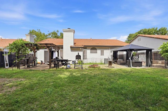 146 Orange Blossom Cir, Folsom, CA 95630