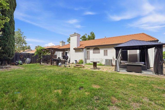 146 Orange Blossom Cir, Folsom, CA 95630