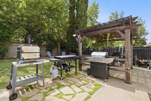 146 Orange Blossom Cir, Folsom, CA 95630