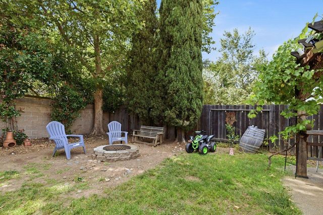 146 Orange Blossom Cir, Folsom, CA 95630