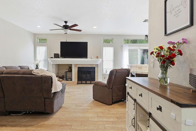 146 Orange Blossom Cir, Folsom, CA 95630