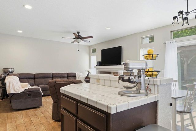 146 Orange Blossom Cir, Folsom, CA 95630