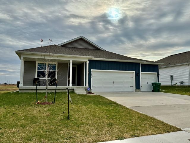 10436 Southerwick Place, Johnston, IA 50131