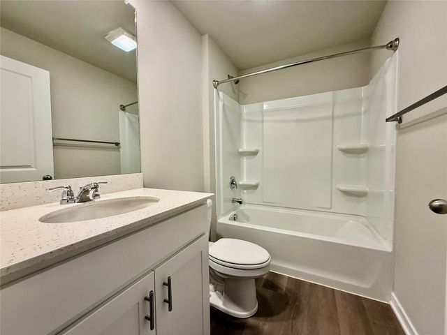 10436 Southerwick Place, Johnston, IA 50131