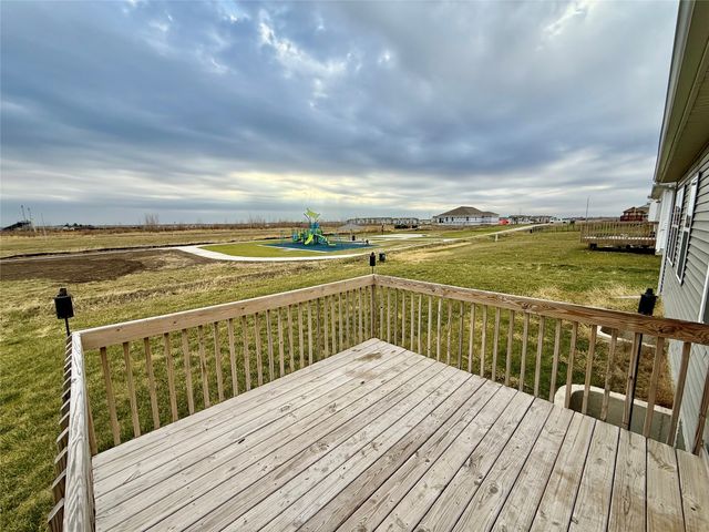 10436 Southerwick Place, Johnston, IA 50131