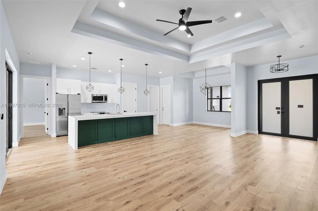 1333 N 4th Street, Cape Coral, FL 33993