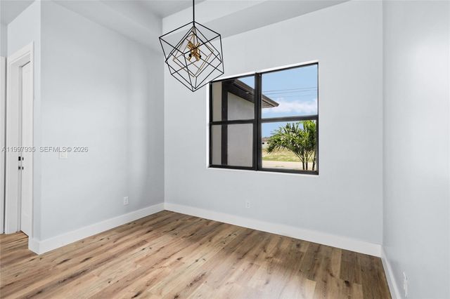 1333 N 4th Street, Cape Coral, FL 33993