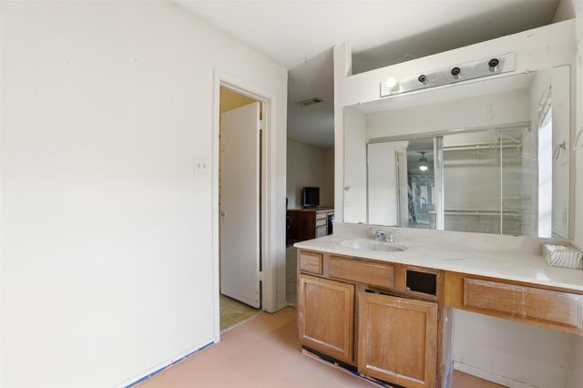 12066 Kleinmeadow Drive, Houston, TX 77066