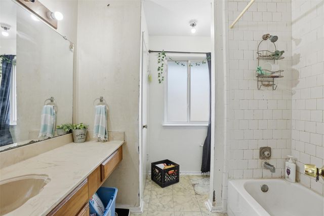 12066 Kleinmeadow Drive, Houston, TX 77066