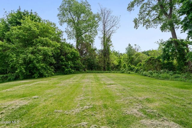 36 New Turnpike Road, Troy, NY 12182