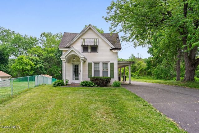 36 New Turnpike Road, Troy, NY 12182