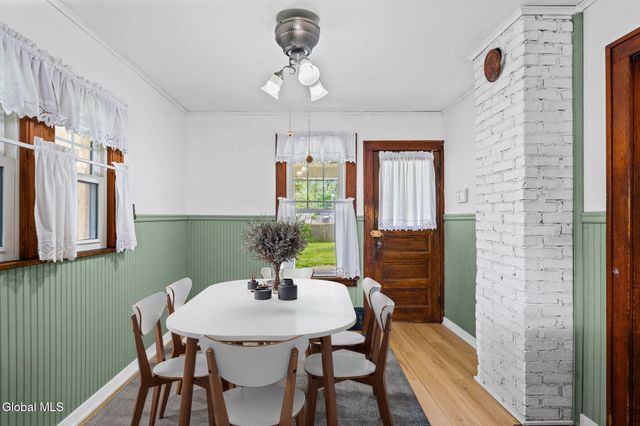 36 New Turnpike Road, Troy, NY 12182