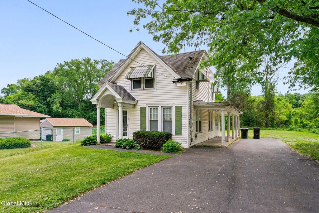 36 New Turnpike Road, Troy, NY 12182