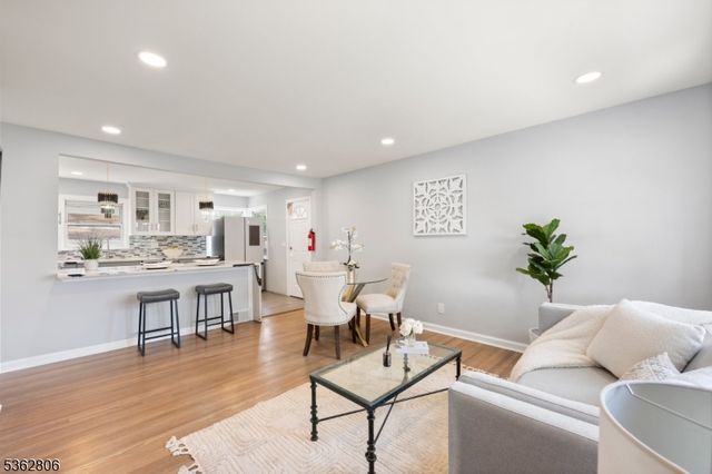 501 E 2Nd Ave, Roselle Boro, NJ 07203