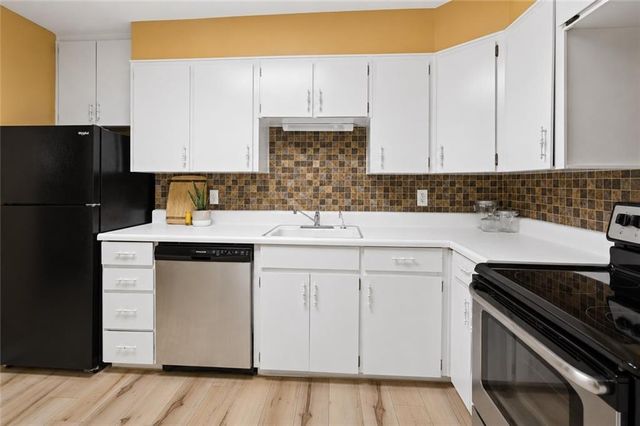 4545 Wornall Road 310, Kansas City, MO 64111