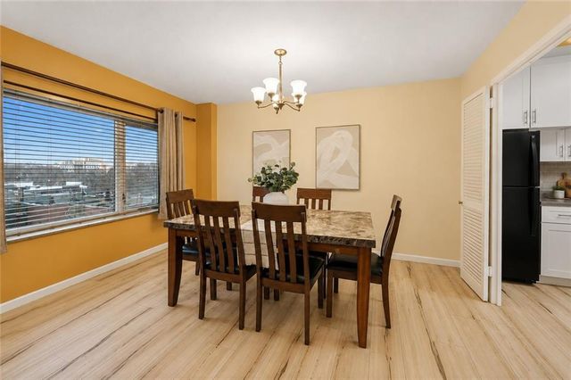 4545 Wornall Road 310, Kansas City, MO 64111
