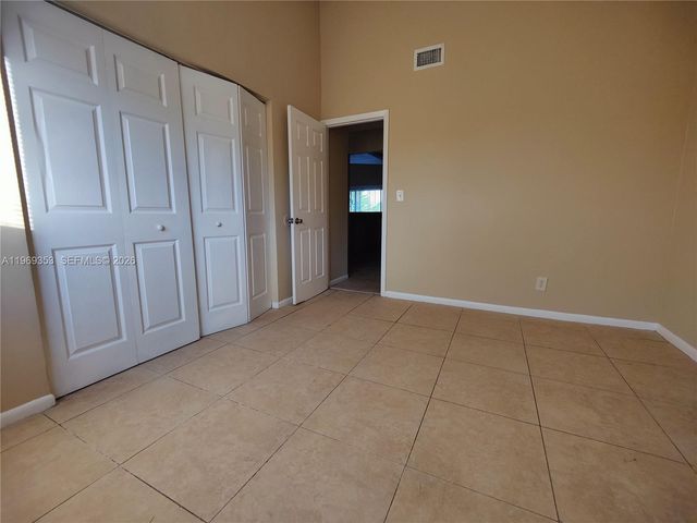 3441 NW 44th St 204, Oakland Park, FL 33309