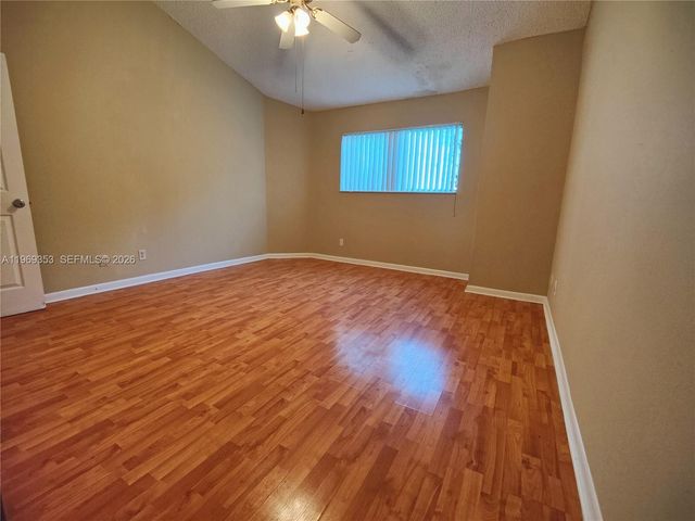 3441 NW 44th St 204, Oakland Park, FL 33309