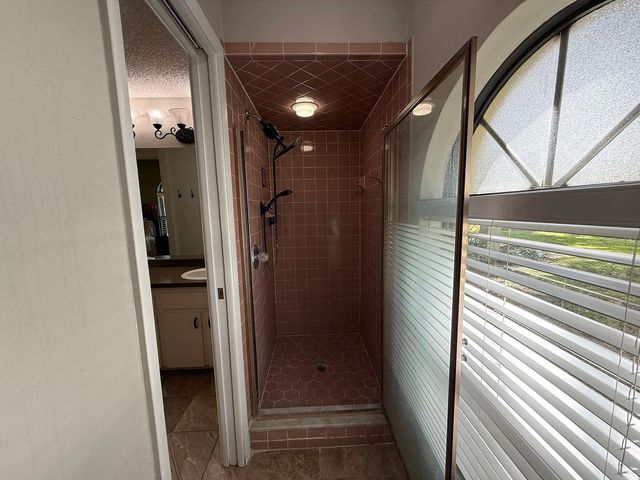 3916 CREWS LAKE DRIVE, Lakeland, FL 33813