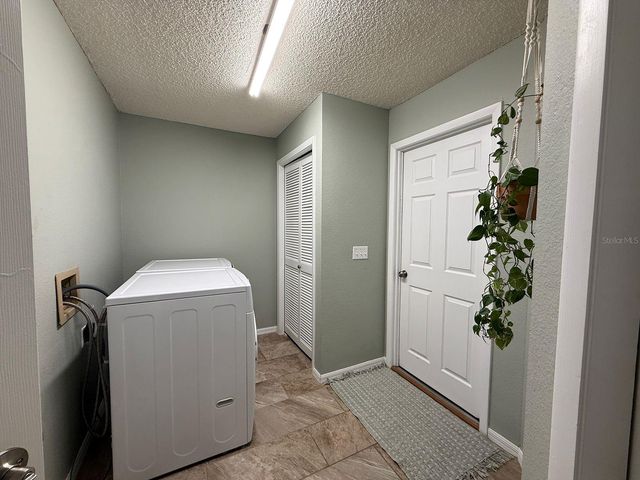 3916 CREWS LAKE DRIVE, Lakeland, FL 33813