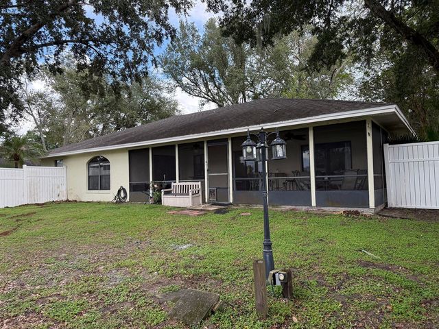 3916 CREWS LAKE DRIVE, Lakeland, FL 33813