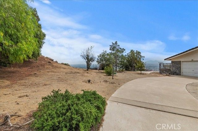 7350 Live Oak, Jurupa Valley, CA 92509