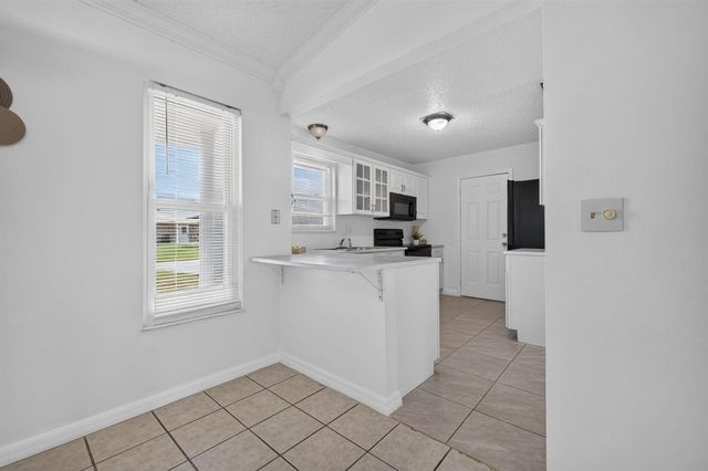 592 SW Banks Terrace, Port St. Lucie, FL 34953