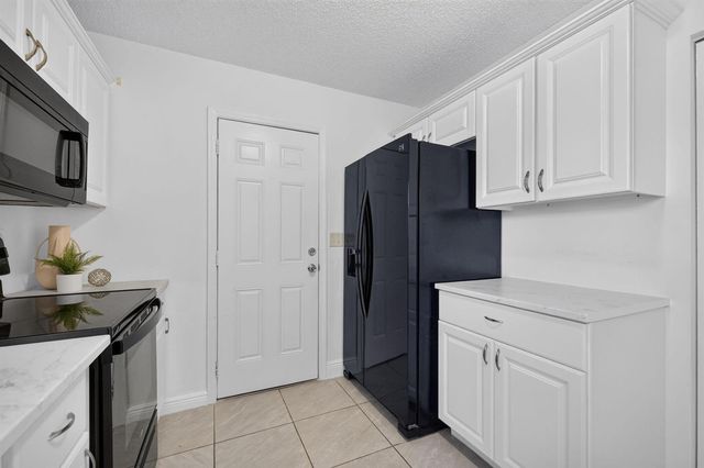 592 SW Banks Terrace, Port St. Lucie, FL 34953