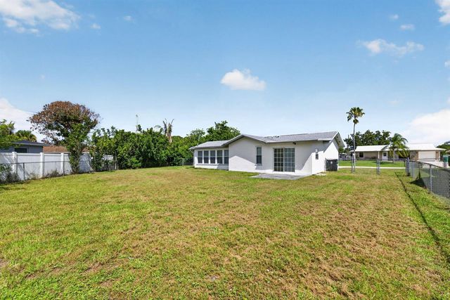592 SW Banks Terrace, Port St. Lucie, FL 34953