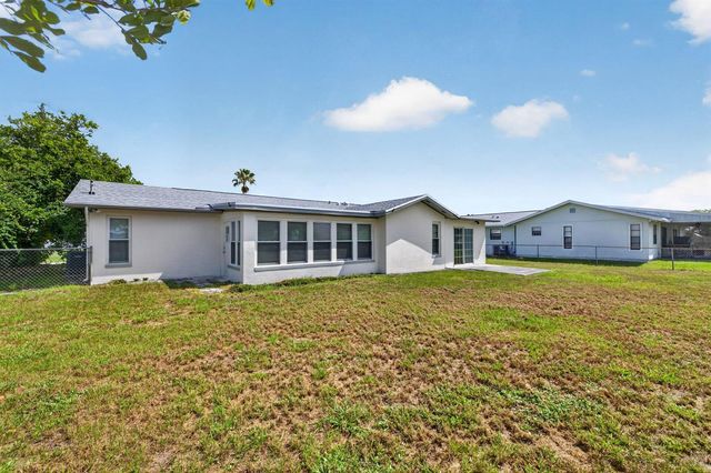 592 SW Banks Terrace, Port St. Lucie, FL 34953