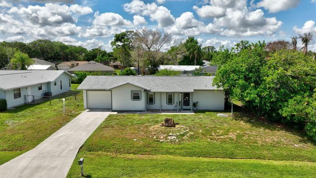 592 SW Banks Terrace, Port St. Lucie, FL 34953