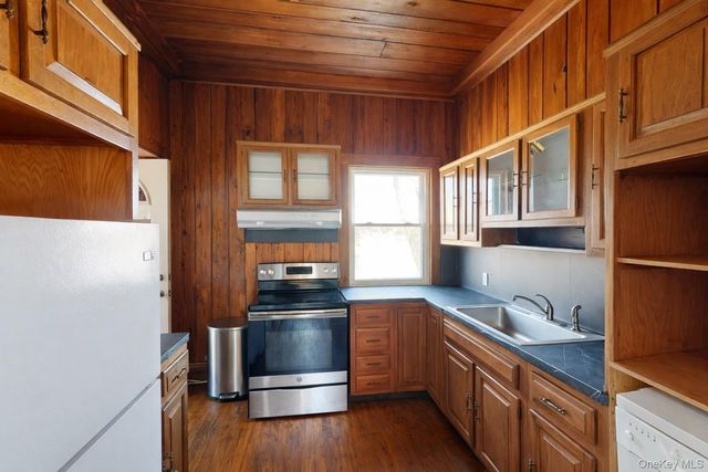 88 W Mombasha Road, Monroe, NY 10950