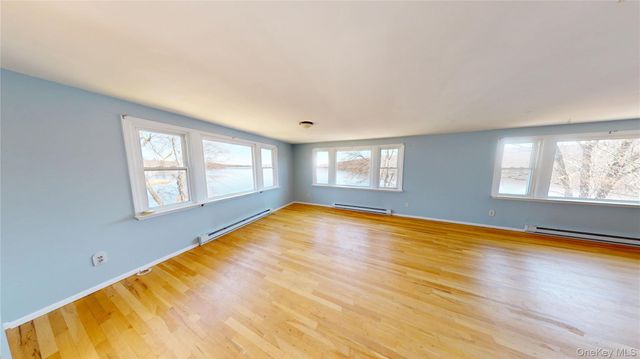 88 W Mombasha Road, Monroe, NY 10950