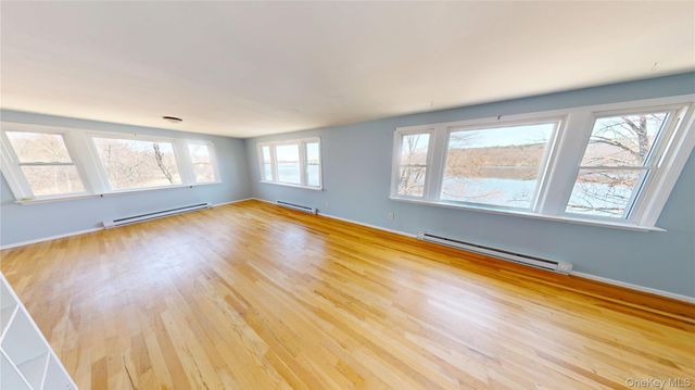 88 W Mombasha Road, Monroe, NY 10950