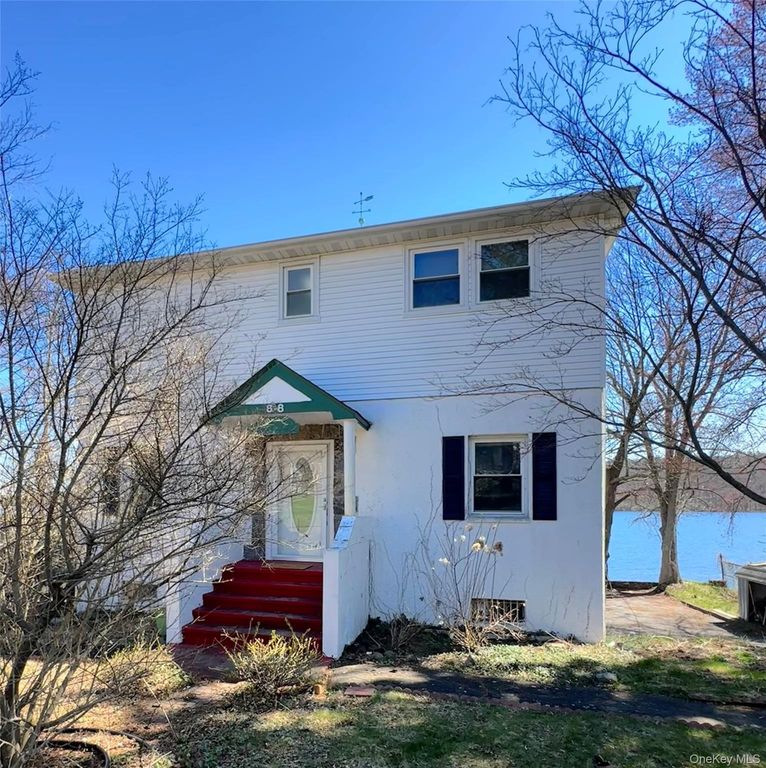 88 W Mombasha Road, Monroe, NY 10950