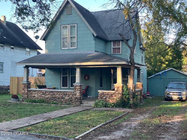 1131 Lyon Street, Carthage, MO 64836