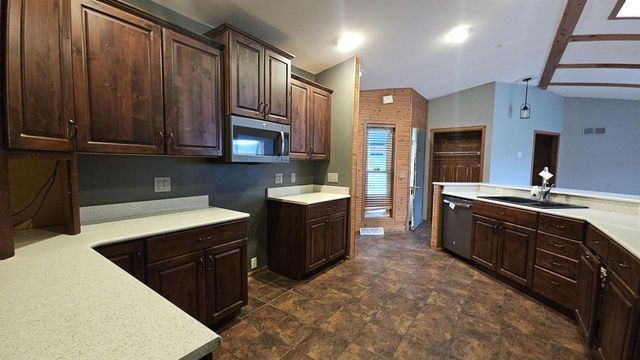 1621 Sapphire Way, Sun Prairie, WI 53590