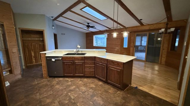 1621 Sapphire Way, Sun Prairie, WI 53590