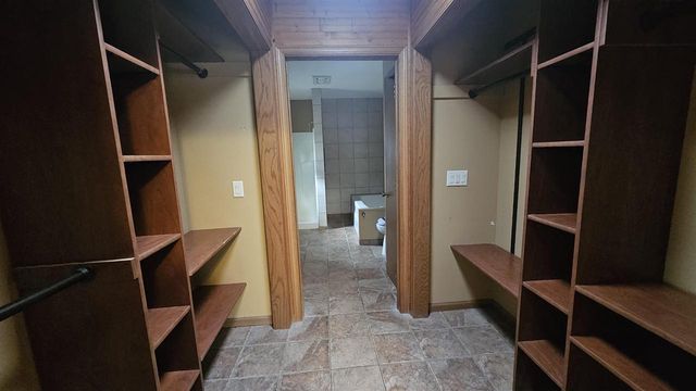 1621 Sapphire Way, Sun Prairie, WI 53590