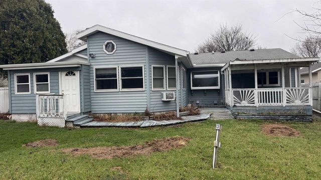 1621 Sapphire Way, Sun Prairie, WI 53590