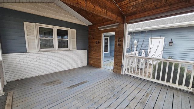 1621 Sapphire Way, Sun Prairie, WI 53590
