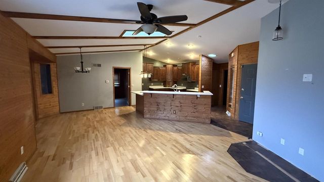 1621 Sapphire Way, Sun Prairie, WI 53590
