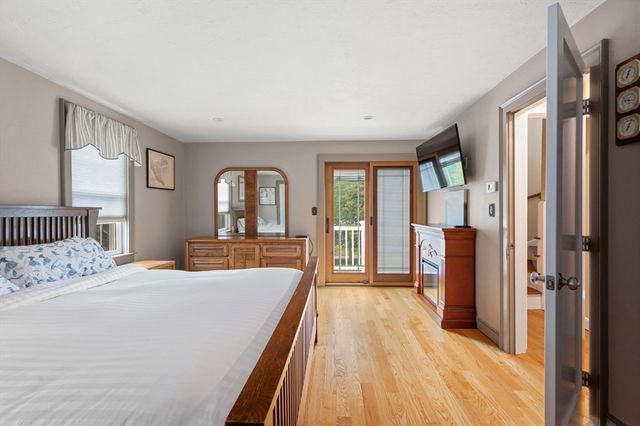 50 Nightingale Rd 3, Plymouth, MA 02360
