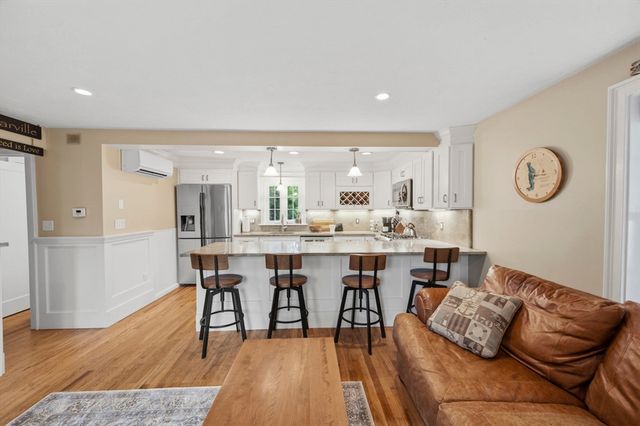 50 Nightingale Rd 3, Plymouth, MA 02360