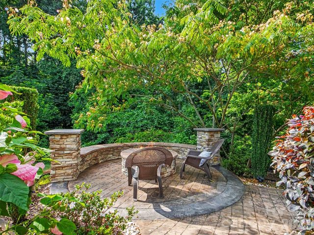 155 Wood Acre Drive, Mooresville, NC 28115