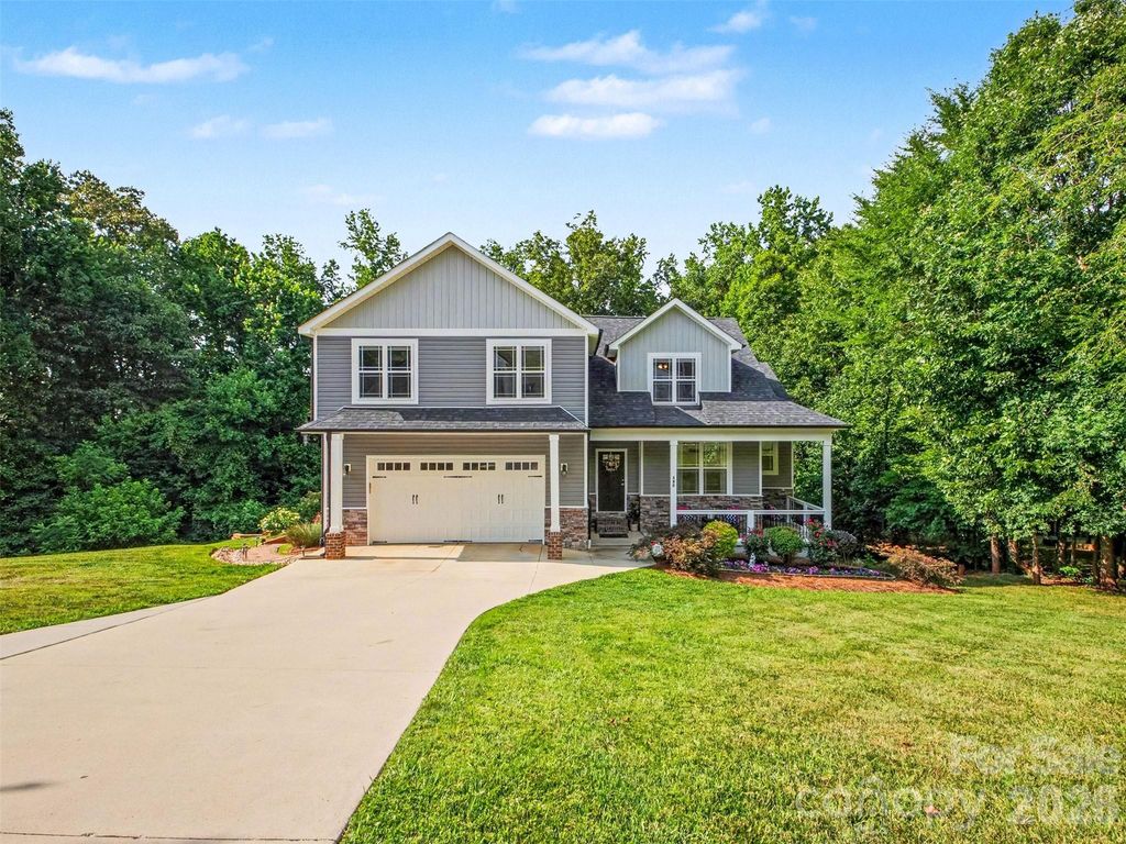 155 Wood Acre Drive, Mooresville, NC 28115