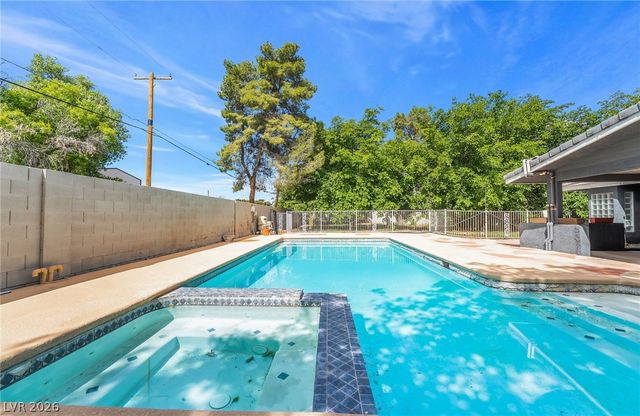 6675 Five Pennies Circle, Las Vegas, NV 89120