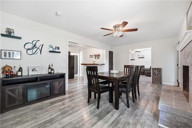 3916 Queen Ridge Drive, Independence, MO 64055